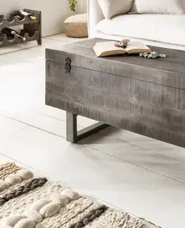 Estila Industriální truhlice Clermont z akátového dřeva v šedé barvě s kovovými nohami 115cm