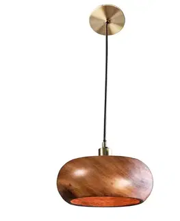 Estila Designová moderní závěsná lampa Fani z akáciového dřeva v hnědé barvě se zaobleným stínítkem s detaily ve zlaté barvě 135 cm