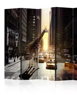 Paraván Giraffe in the Big City Dekorhome