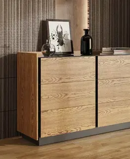 Estila Luxusní moderní masivní komoda Praga v obdélníkovém tvaru s podstavou a šesti zásuvkami 135 cm