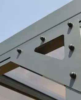 Kovový přístřešek / carport ke zdi 298 x 509 cm Dekorhome