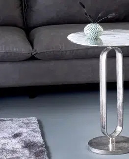 Estila Art deco kulatý stříbrný kovový příruční stolek Zendy s glamour nádechem 60 cm