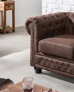 Estila Chesterfield stylové hnědé křeslo Loungrre s vkusným prošíváním 105cm