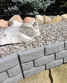 Zahradní palisáda obrubník lem trávniku 2,2 m šedá