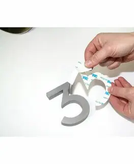 Hliníkové číslo 8 v „3D“ provedení s broušeným povrchem. RICHTER RN.100LV.8.AL.3D