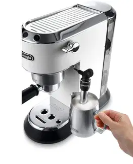 De'Longhi EC 685.W Pákové espresso, bílá