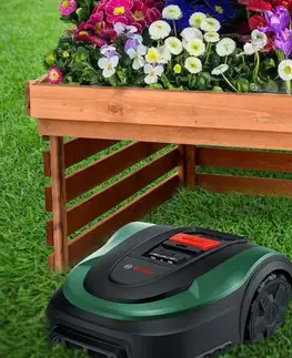 Garáž pro robotickou sekačku Rojaplast