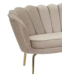 Estila Art deco dvoumístná čalouněná prošívaná béžová sedačka Perla ve tvaru mušle se sametovým potahem se zlatými nožičkami 136 cm