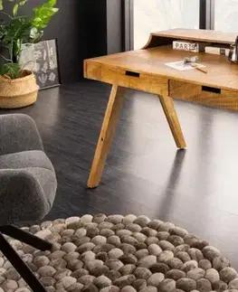 Estila Retro masivní psací stůl Akácie z mangového hnědého dřeva s lakovaným povrchem na šikmých nožičkách se zásuvkami 120cm