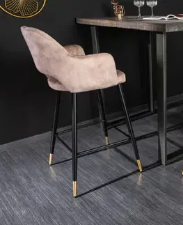 Estila Moderní art deco barová židle Fribourg s velbloudím béžovým čalouněním na černých nožičkách se zlatým detailem 104cm