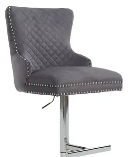 Estila Art deco čalouněná šedá barová židle Lery se stříbrnou nastavitelnou nohou s vybýjenými detaily s klepátkem 130 cm
