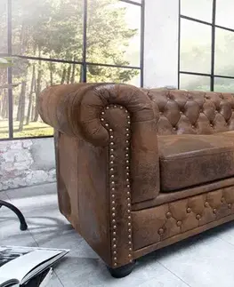 Estila Luxusní vintage hnědá sedačka Antik s chesterfield prošíváním z kůže s nýty s černými nožičkami 205 cm