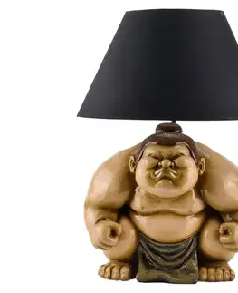 Estila Designová stolní lampa Pop Atelier s černým stínítkem a figurou sumo bojovníka v hnědé a béžové barvě v pop art stylu 49 cm