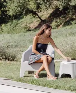 Zahradní stolek PETRA Rojaplast