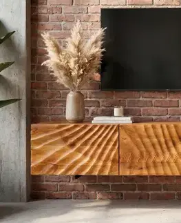 Estila Masivní designový nástěnný TV stolek Cumbria se třemi dvířky s reliéfním zdobením v přírodní hnědé barvě 160 cm