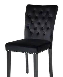 Estila Chesterfield jídelní čalouněná židle Silloth s černým sametovým potahem se stříbrnými nýty s prošívaným opěradlem 95 cm