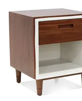 Estila Luxusní moderní severský noční stolek Wilfred z hnědého mahagonového dřeva s bílým akcentem se šuplíkem a policí 53 cm