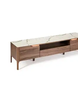 Estila Luxusní moderní TV stolek Forma Moderna z ořechově hnědého dřeva s bílou vrchní deskou s designem kalkatského mramoru 180 cm