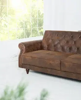 Estila Designová klasická rozkládací sedačka Maison Belle Affaire s efektem vintage kůže v hnědé barvě a prošívanou opěrkou 220 cm