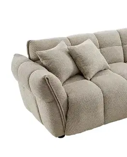 Estila Designová moderní třímístná sedačka Yang se světlým béžovým buklé potahem s prošíváním do čtverce a čtyřmi polštáři 260 cm