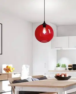 Stropní lampa Edison s červenou skleněnou koulí