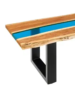 Estila Designový masivní obdélníkový konferenční stolek Aquila s hnědou akací deskou s modrým epoxidovým pruhem 110 cm