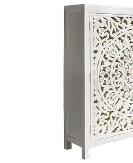 Estila Luxusní dvoudveřová orientální masivní barová skříňka Orient v bílé barvě s florálním vyřezáváním 140 cm