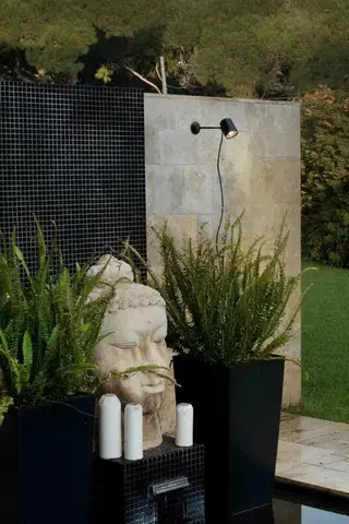 FARO FLOW nástěnná lampa, černá, se zápichem do země