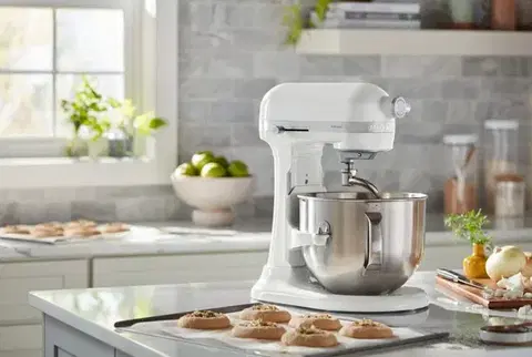 Kuchyňský robot KitchenAid 5KSM70SHX - černá