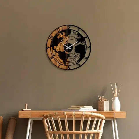 Wallity Dekorativní nástěnné hodiny WALLIE WOODEN WORLD MAP 56 cm ořech/černé
