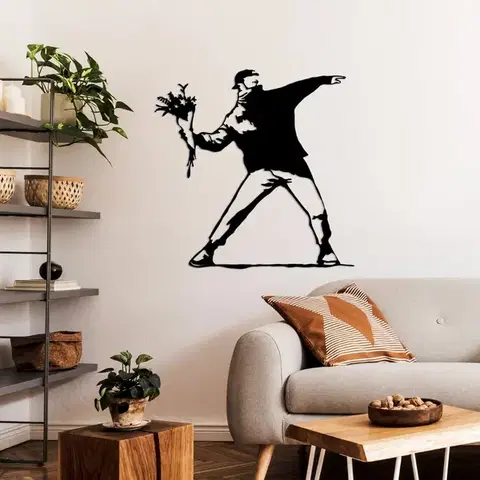 Dekorativní kovový doplněk na zeď Banksy Metal 01