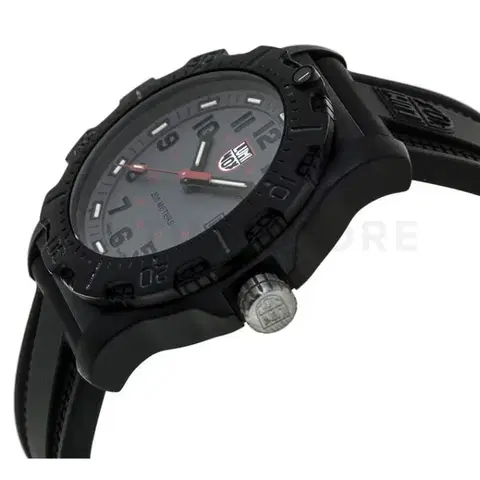 Luminox Land XL.8882.F