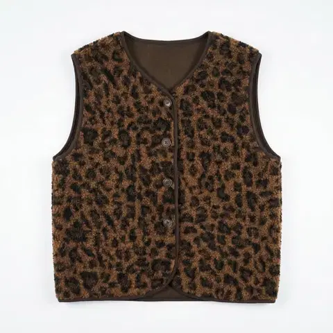 Buklé vesta s leopardím vzorem