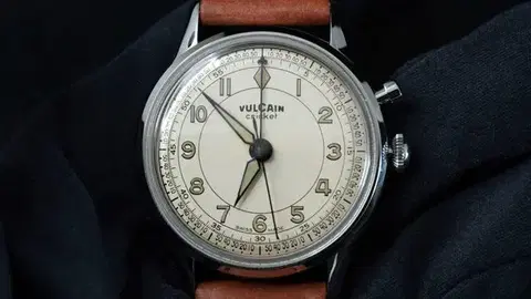 Vulcain Cricket Classique 39 mm - Eggshell - Black Plain