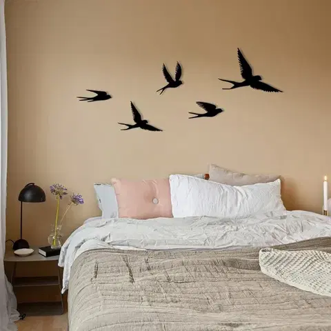 Dekorativní kovový doplněk na zeď Crow