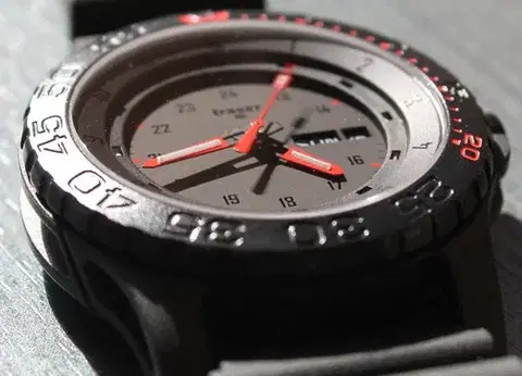 Traser P6600 Red Combat nato