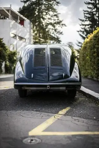 Robot Aerodynamic Cobalt Blue