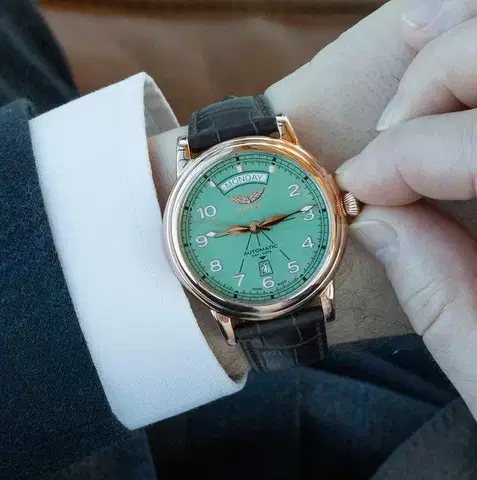 Aviator Douglas Day-Date 45 Automatic V.3.44.2.404.4