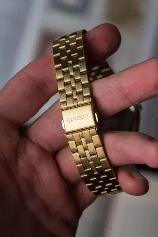 Casio Collection MTP-B145G-9AVEF