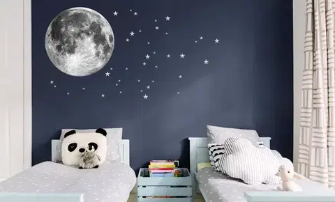 Dekorační nálepka na zeď měsíc s hvězdami 71 cm