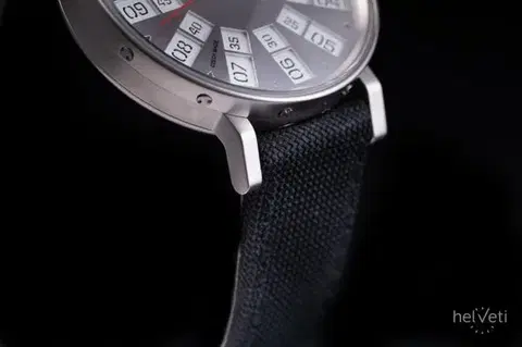 Robot Graphic Analog Silver