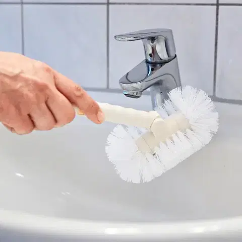 Teleskopický čisticí kartáč do koupelny