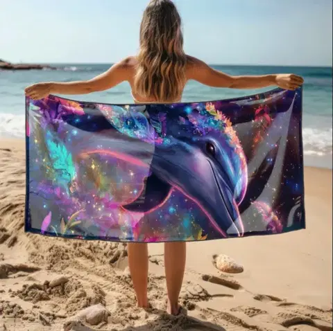 Barevná plážová osuška s delfínem – velká osuška na pláž Šířka: 70 cm | Délka: 140 cm