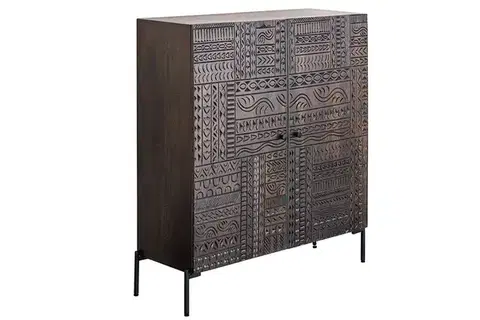 Estila Designová obdélníková etno komoda Zamris z tmavě hnědého mangového dřeva s ornamentálními rytinami s kovovými nožičkami 120 cm