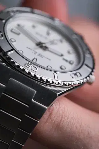 Bering Classic 18940-704