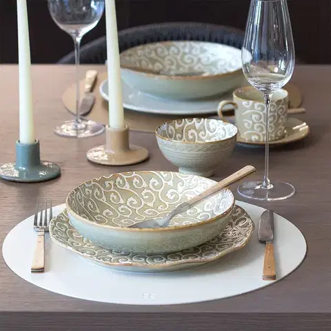 Mělký talíř Wavy Ø 25 cm — Levante Pearl - 493308