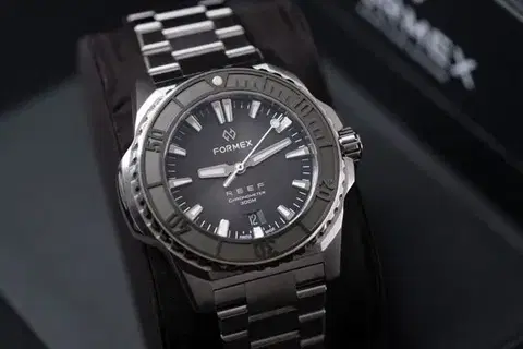 Formex Reef 42 Automatic Chronometer 2200.1.6320.100