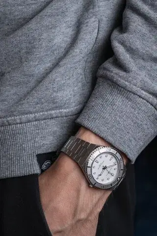 Bering Classic 18940-704