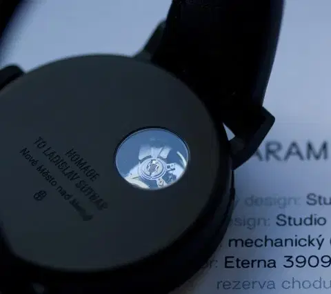 Robot Graphic Sutnar Rhino Black