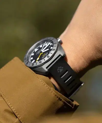 Timex Expedition GMT TW2W53000UK